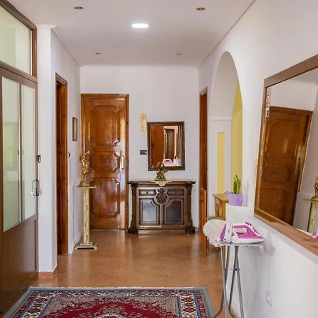 Aulona Holiday home *